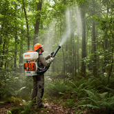 Motofumigadora Stihl SR 420 1.0 kW – cobertura de grandes extensiones agrícolas.